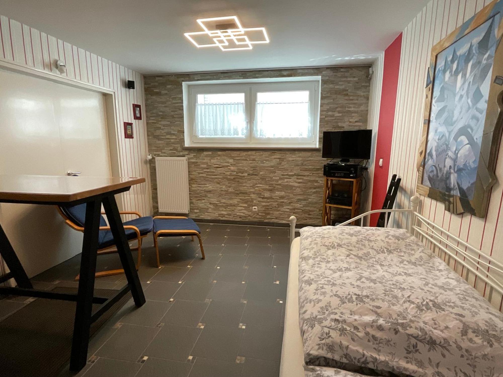 Messe-Apartment, 4 Schlafzimmer, 80 Qm, Garten - 6 Km Zur Messe, Verkehrsguenstig, Ruhig, Parkplaetze Nuremberg Ngoại thất bức ảnh